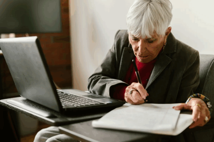 Пенсійний Фонд : чи знімають податок з працюючих пенсіонерів