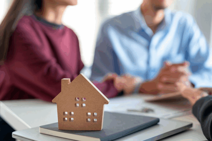 Скільки коштує переоформити квартиру в Україні